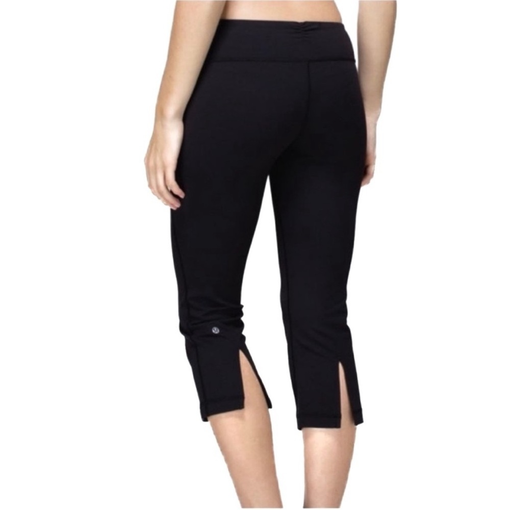 Pre-loved Gather and crow crop leggings with calf back-slit